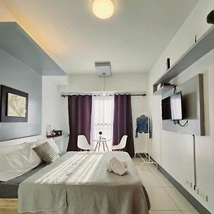 Deluxe Queen Studio